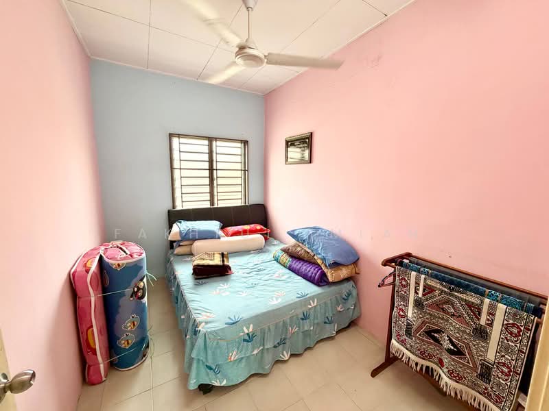 Rumah Teres 2-Tingkat untuk Dijual di Taman Scientex Kulai (Sedenak) - Fakhrul Imlan - Bedroom - PropertyGuru.com.my