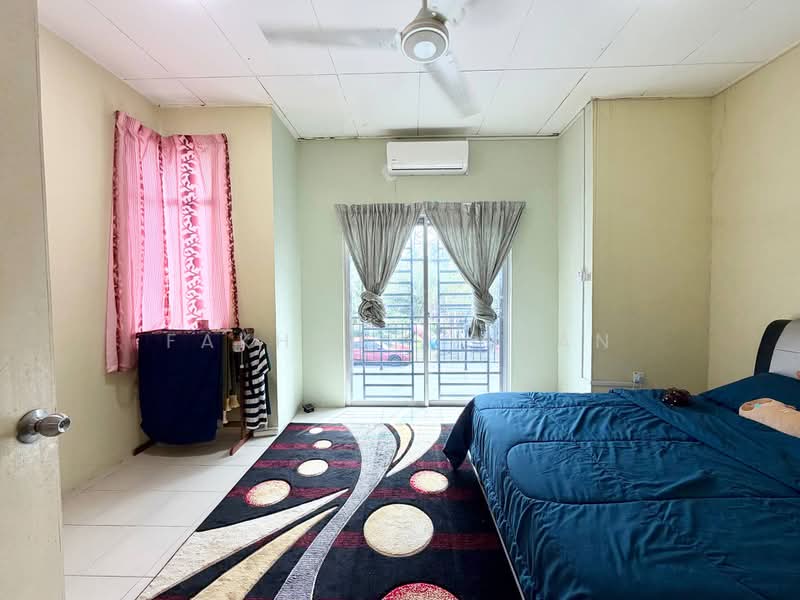 Rumah Teres 2-Tingkat untuk Dijual di Taman Scientex Kulai (Sedenak) - Fakhrul Imlan - Bedroom - PropertyGuru.com.my