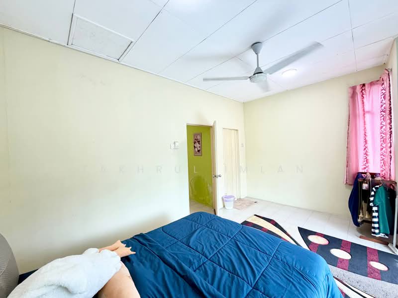 Rumah Teres 2-Tingkat untuk Dijual di Taman Scientex Kulai (Sedenak) - Fakhrul Imlan - Bedroom - PropertyGuru.com.my