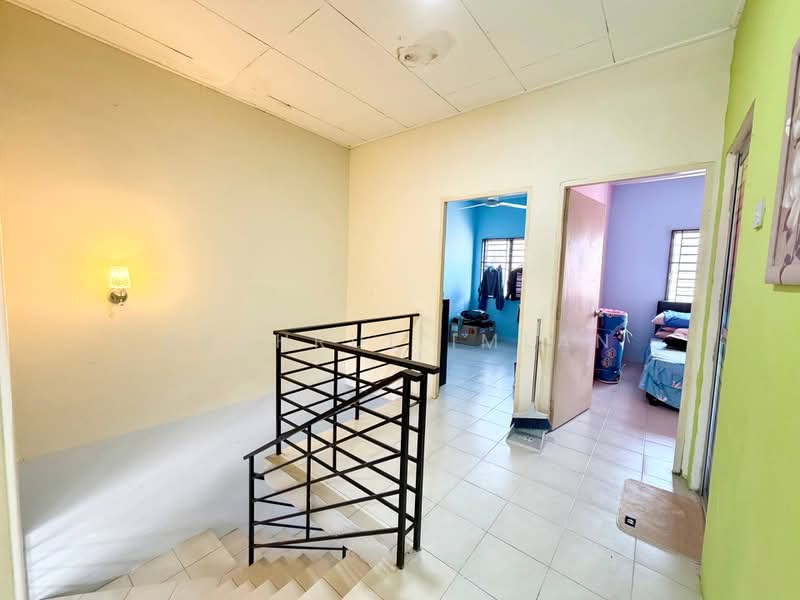 Rumah Teres 2-Tingkat untuk Dijual di Taman Scientex Kulai (Sedenak) - Fakhrul Imlan - Bedroom - PropertyGuru.com.my