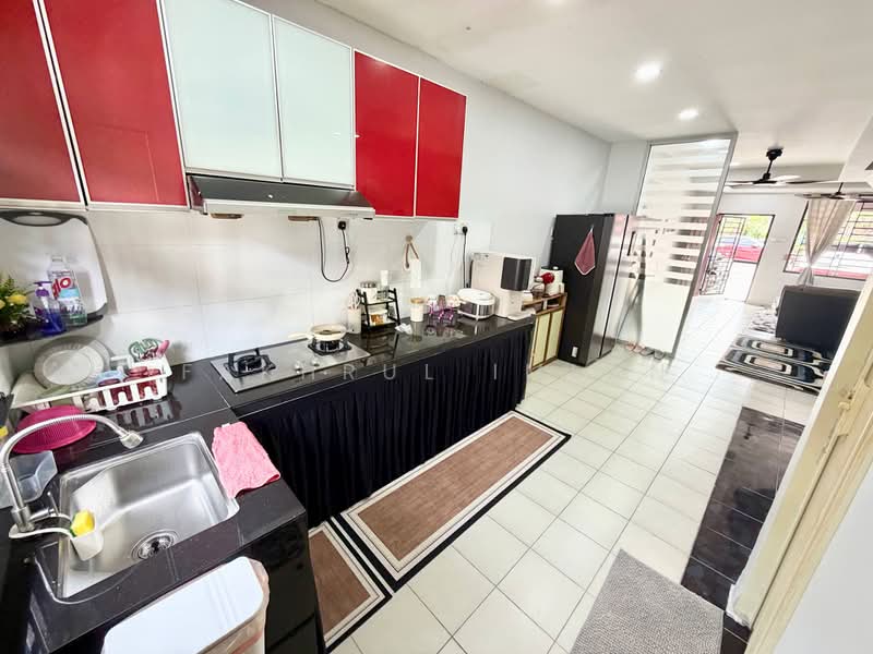 Rumah Teres 2-Tingkat untuk Dijual di Taman Scientex Kulai (Sedenak) - Fakhrul Imlan - Kitchen - PropertyGuru.com.my