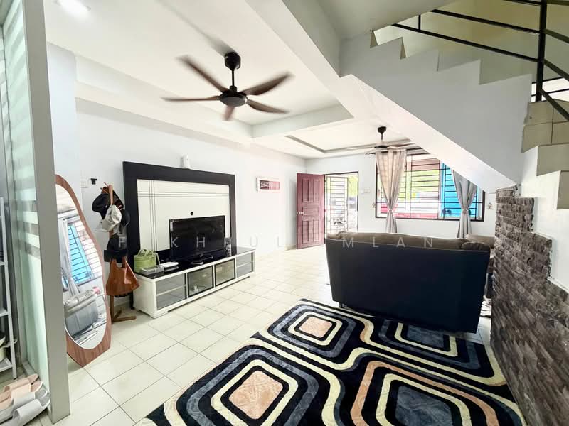 Rumah Teres 2-Tingkat untuk Dijual di Taman Scientex Kulai (Sedenak) - Fakhrul Imlan - Living Room - PropertyGuru.com.my