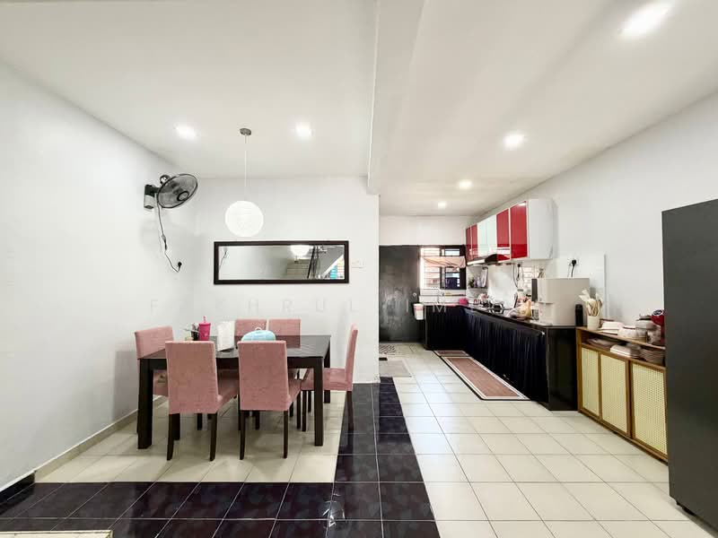 Rumah Teres 2-Tingkat untuk Dijual di Taman Scientex Kulai (Sedenak) - Fakhrul Imlan - Dining Room - PropertyGuru.com.my