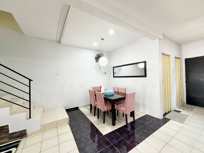 Rumah Teres 2-Tingkat untuk Dijual di Taman Scientex Kulai (Sedenak) - Fakhrul Imlan - Dining Room - PropertyGuru.com.my