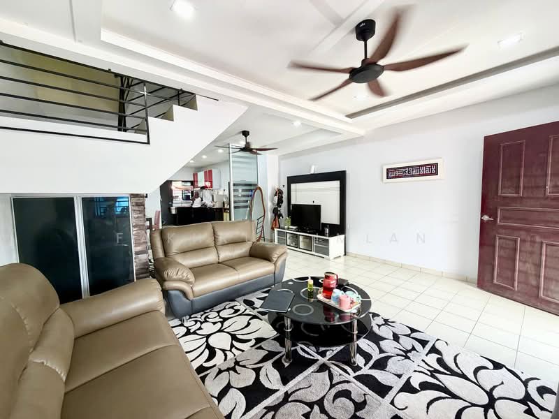 Rumah Teres 2-Tingkat untuk Dijual di Taman Scientex Kulai (Sedenak) - Fakhrul Imlan - Living Room - PropertyGuru.com.my