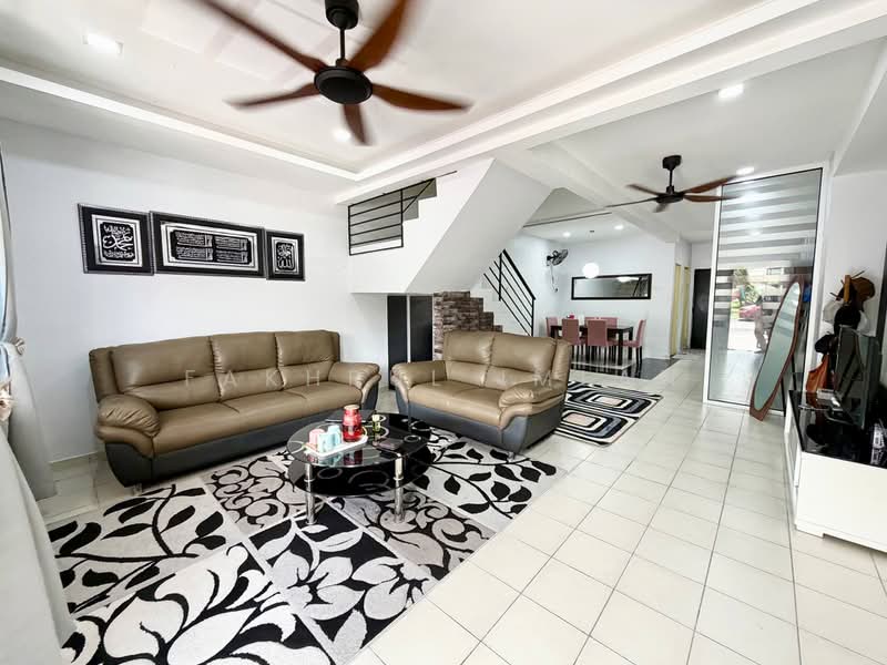 Rumah Teres 2-Tingkat untuk Dijual di Taman Scientex Kulai (Sedenak) - Fakhrul Imlan - Living Room - PropertyGuru.com.my