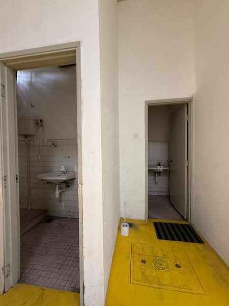 Kilang untuk Disewa di Desa Tun Razak (Cheras) - Amy Chin - Bathroom - PropertyGuru.com.my
