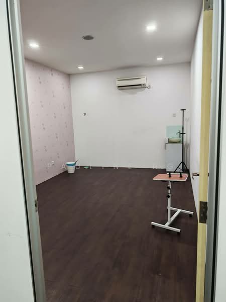 Kedai / Pejabat untuk Disewa di Taman Molek (Johor Bahru) - Pauline Ng - Interior - PropertyGuru.com.my