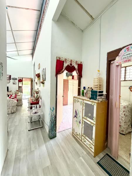 Rumah Banglo untuk Dijual di Bandar Penawar (Kota Tinggi) - Fakhrul Imlan - Living Room - PropertyGuru.com.my