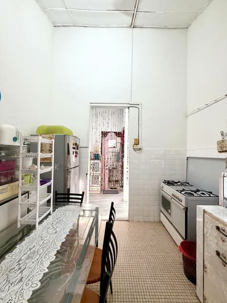 Rumah Banglo untuk Dijual di Bandar Penawar (Kota Tinggi) - Fakhrul Imlan - Kitchen - PropertyGuru.com.my