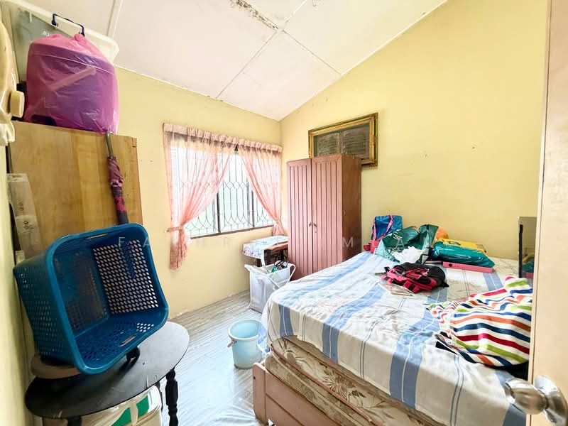 Rumah Banglo untuk Dijual di Bandar Penawar (Kota Tinggi) - Fakhrul Imlan - Bedroom - PropertyGuru.com.my
