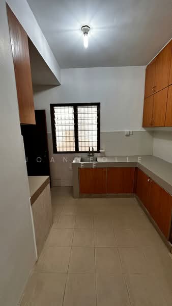 Rumah Teres 2 Tingkat untuk Dijual di Subang Bestari (Shah Alam) - Joanneolle Lee - Kitchen - PropertyGuru.com.my