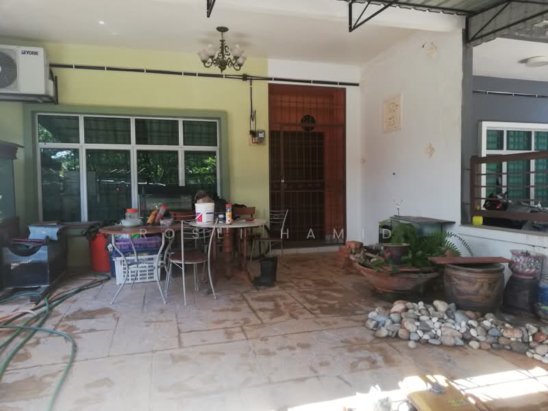 2-storey Terraced House for Sale in Semenyih (Selangor) - Rosli Hamid - Exterior - PropertyGuru.com.my