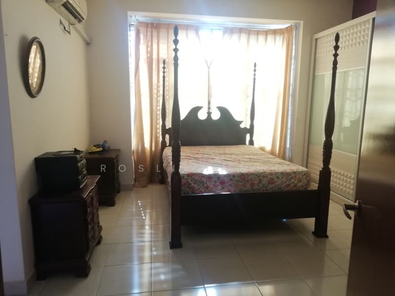 2-storey Terraced House for Sale in Semenyih (Selangor) - Rosli Hamid - Bedroom - PropertyGuru.com.my
