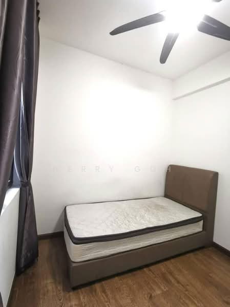 Kediaman Servis untuk Dijual di Country Garden Central Park - Herry Goh - Bedroom - PropertyGuru.com.my