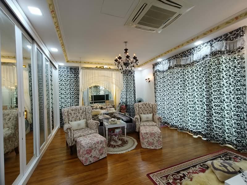 Cluster House for Sale in Austin Heights (Tebrau) - Cindy Soh - Master Bedroom - PropertyGuru.com.my