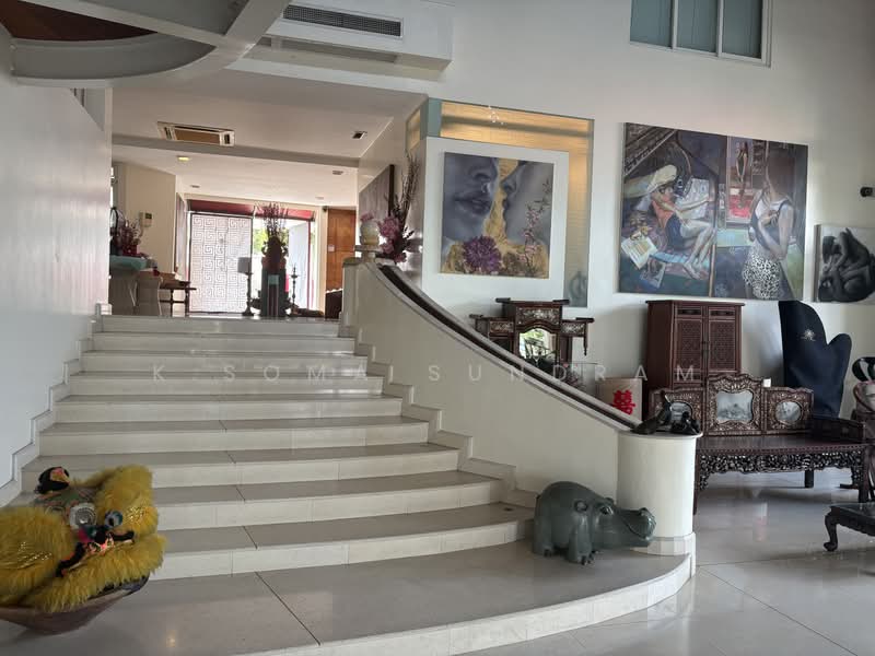 Rumah Banglo untuk Dijual di Petaling Jaya (Selangor) - K.Soma Sundram - Entrance - PropertyGuru.com.my