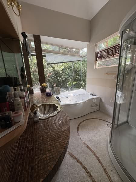 Rumah Banglo untuk Dijual di Petaling Jaya (Selangor) - K.Soma Sundram - Bathroom - PropertyGuru.com.my