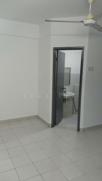 Flat for Sale at Fortune Court - Benz Lee - PropertyGuru.com.my