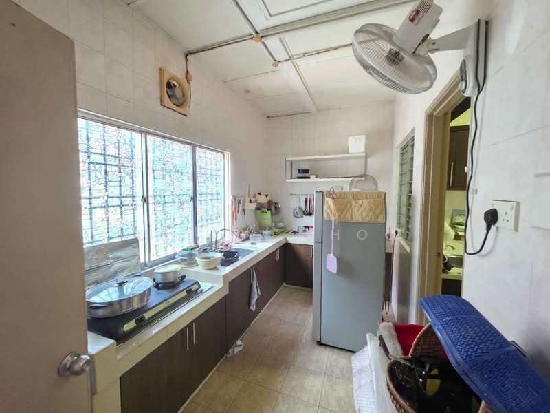 Rumah Teres 2 Tingkat untuk Dijual di Desa Coalfields (Sungai Buloh) - Evelyn Khoo - Wet Kitchen - PropertyGuru.com.my
