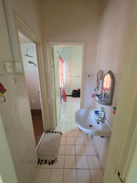 Rumah Teres 2 Tingkat untuk Dijual di Desa Coalfields (Sungai Buloh) - Evelyn Khoo - Bathroom - PropertyGuru.com.my