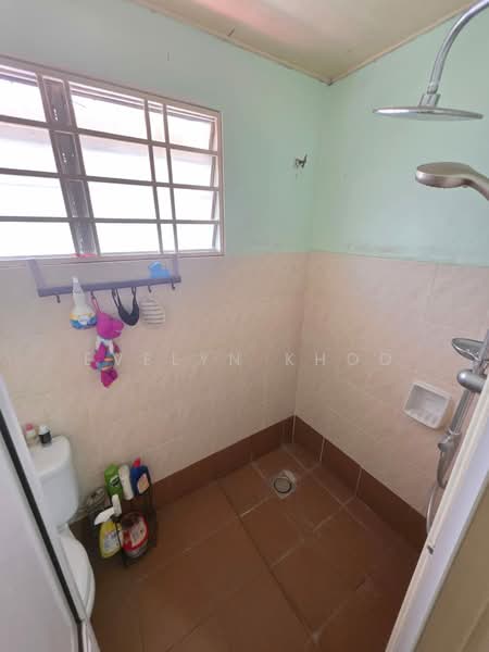 Rumah Teres 2 Tingkat untuk Dijual di Desa Coalfields (Sungai Buloh) - Evelyn Khoo - Bathroom - PropertyGuru.com.my