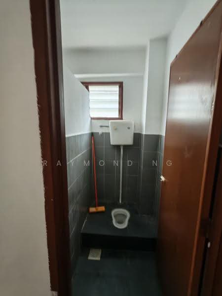 Shop / Office untuk Disewa di Sikamat (Negeri Sembilan) - Raymond Ng - Bathroom - PropertyGuru.com.my