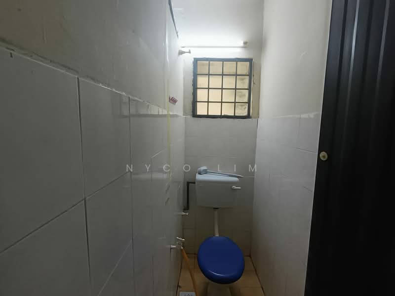 Flat for Rent at Sri Indah - Nyco Lim - Bathroom - PropertyGuru.com.my