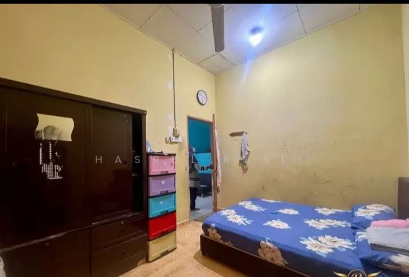 Rumah Teres 1 Tingkat untuk Dijual di Taman Bandar Baru (Pokok Sena) - Hasrul Rosli - Bedroom - PropertyGuru.com.my