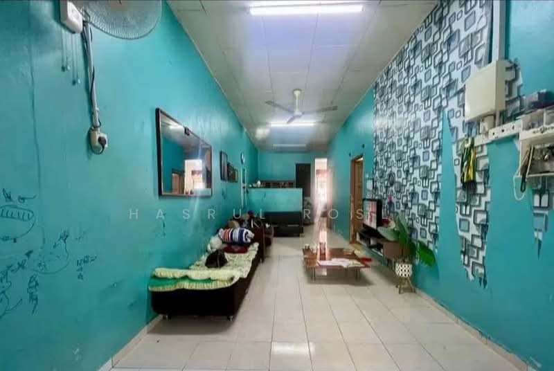Rumah Teres 1 Tingkat untuk Dijual di Taman Bandar Baru (Pokok Sena) - Hasrul Rosli - Living Room - PropertyGuru.com.my