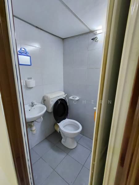 Flat for Rent at Damai Utama - Haley Chern - Bathroom - PropertyGuru.com.my