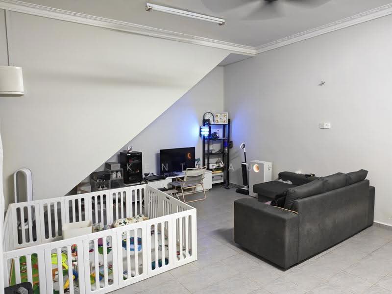Townhouse for Sale in Taman Impian (Jalan Ipoh) - Kent Lau - Living Room - PropertyGuru.com.my