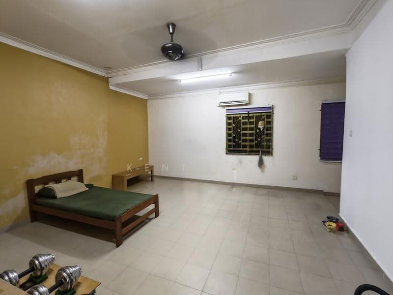 Townhouse for Sale in Taman Impian (Jalan Ipoh) - Kent Lau - Bedroom - PropertyGuru.com.my