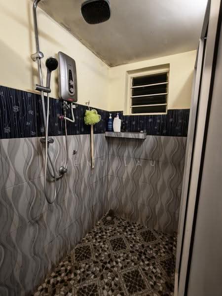 Townhouse for Sale in Taman Impian (Jalan Ipoh) - Kent Lau - Bathroom - PropertyGuru.com.my