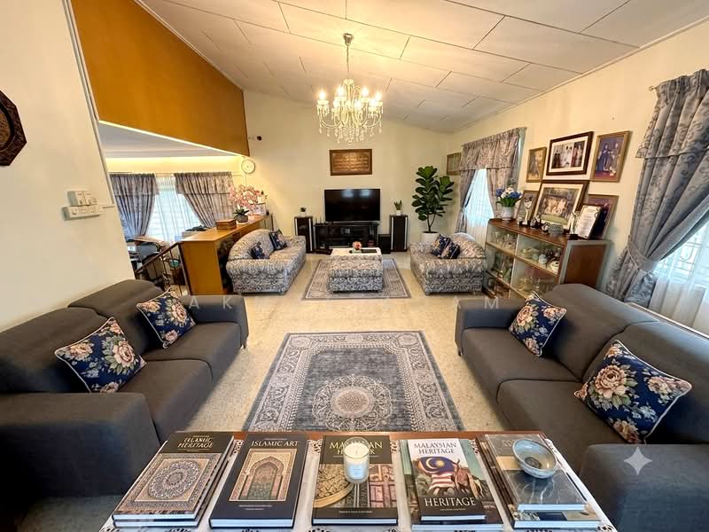 Bungalow for Sale in Seksyen 14 (Petaling Jaya) - Akmal Adam - Living Room - PropertyGuru.com.my