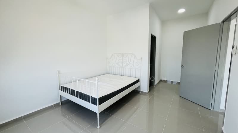 Servis Apartment untuk Disewa di Serviced Residence @ The Louvre @ Country Heights - Darren Toh - Bedroom - PropertyGuru.com.my