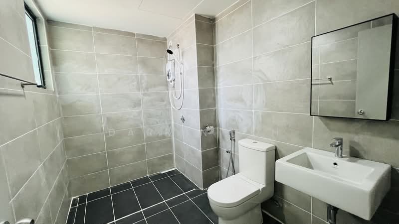 Servis Apartment untuk Disewa di Serviced Residence @ The Louvre @ Country Heights - Darren Toh - Bathroom - PropertyGuru.com.my