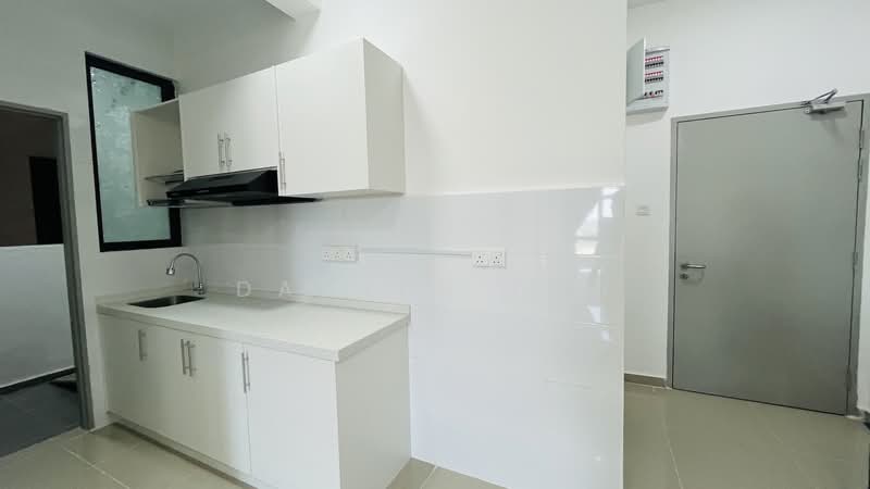Servis Apartment untuk Disewa di Serviced Residence @ The Louvre @ Country Heights - Darren Toh - Kitchen - PropertyGuru.com.my
