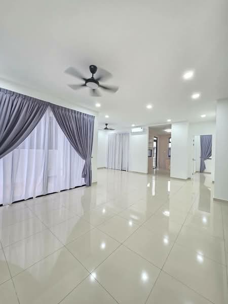 Rumah Kluster untuk Disewa di Taman Ekoflora (Johor Bahru) - Pauline Ng - Living Room - PropertyGuru.com.my