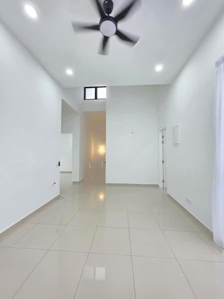 Rumah Kluster untuk Disewa di Taman Ekoflora (Johor Bahru) - Pauline Ng - Living Room - PropertyGuru.com.my