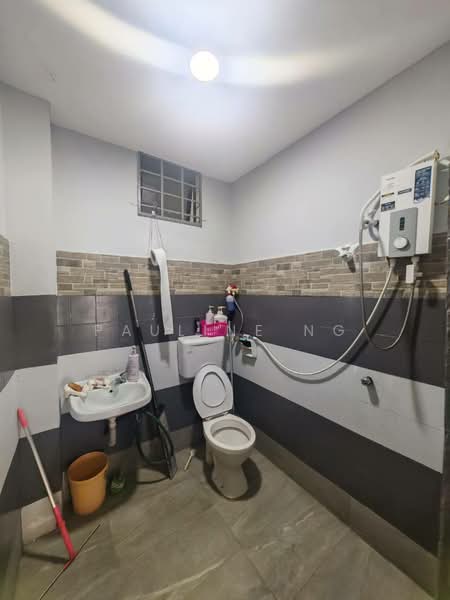Rumah Teres untuk Disewa di Tangkak (Johor) - Pauline Ng - Bathroom - PropertyGuru.com.my