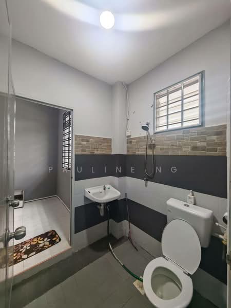 Rumah Teres untuk Disewa di Tangkak (Johor) - Pauline Ng - Bathroom - PropertyGuru.com.my