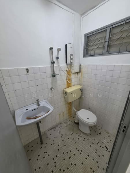 Rumah Teres 1-Tingkat untuk Dijual di Taman Sri Tebrau (Johor Bahru) - Jojo Chung - Bathroom - PropertyGuru.com.my