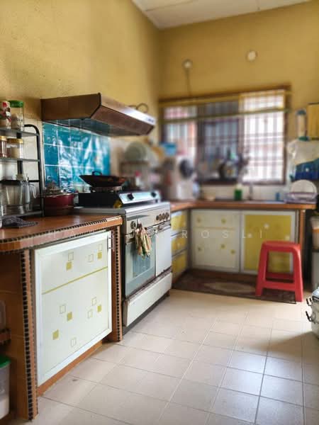 Semi-Detached House for Sale in Alor Setar (Kedah) - Hasrul Rosli - Kitchen - PropertyGuru.com.my