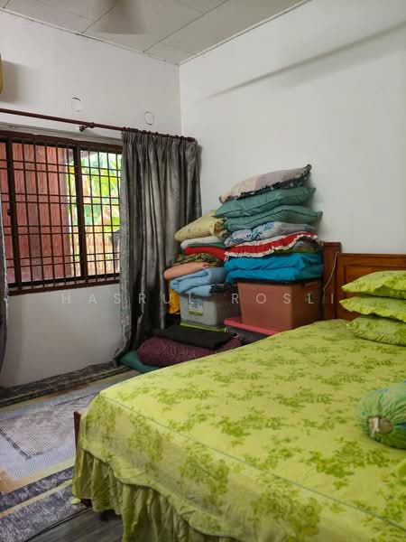 Semi-Detached House for Sale in Alor Setar (Kedah) - Hasrul Rosli - Bedroom - PropertyGuru.com.my
