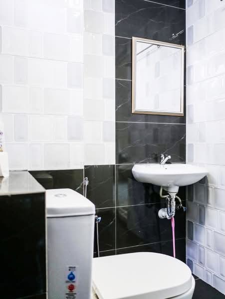 Rumah Flat untuk Disewa di Kompleks Pulau Mutiara - Jerry Tan - Bathroom - PropertyGuru.com.my