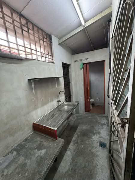 Terraced House for Rent in Taman Damai Jaya (Skudai) - Dylan Tan - Kitchen - PropertyGuru.com.my