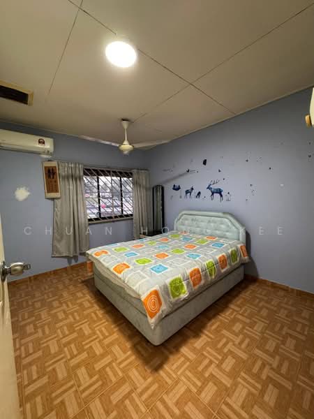 Rumah Teres untuk Disewa di Taman Damai Jaya (Skudai) - Chuan Hong Kee - Bedroom - PropertyGuru.com.my