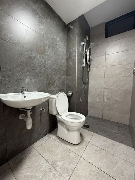 Servis Apartment untuk Disewa di Traders Park - Calvin Loke - Bathroom - PropertyGuru.com.my