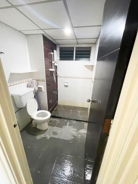 Pangsapuri untuk Disewa di Mutiara View - Jerry Tan - Bathroom - PropertyGuru.com.my